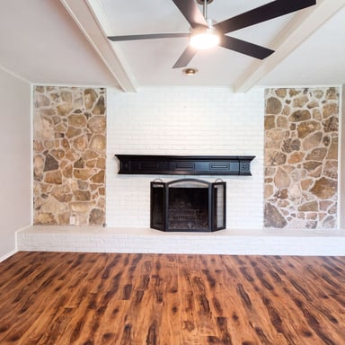 Property photo 3 of 1618 Woodcrest Ln