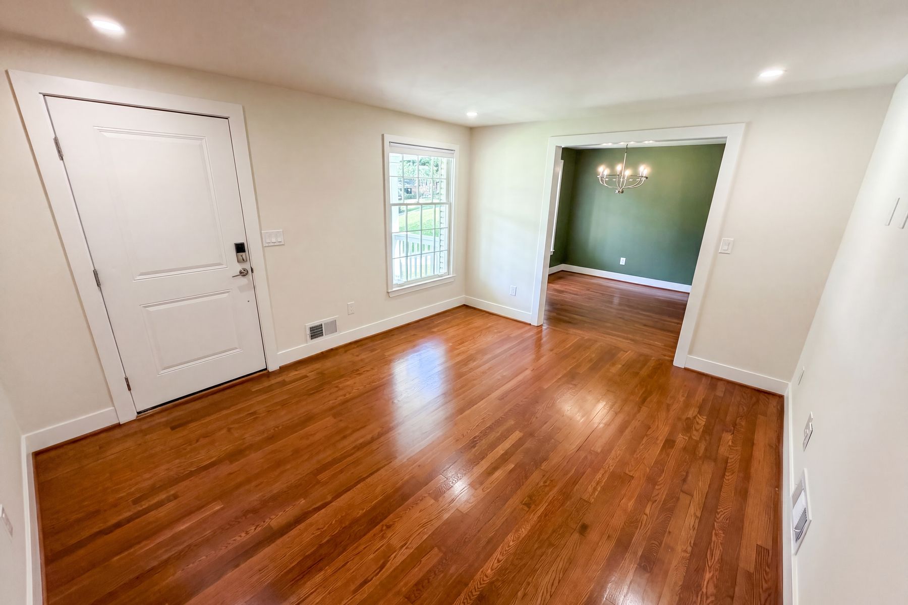 Property photo 3 of 2320 Capehart Cir NE