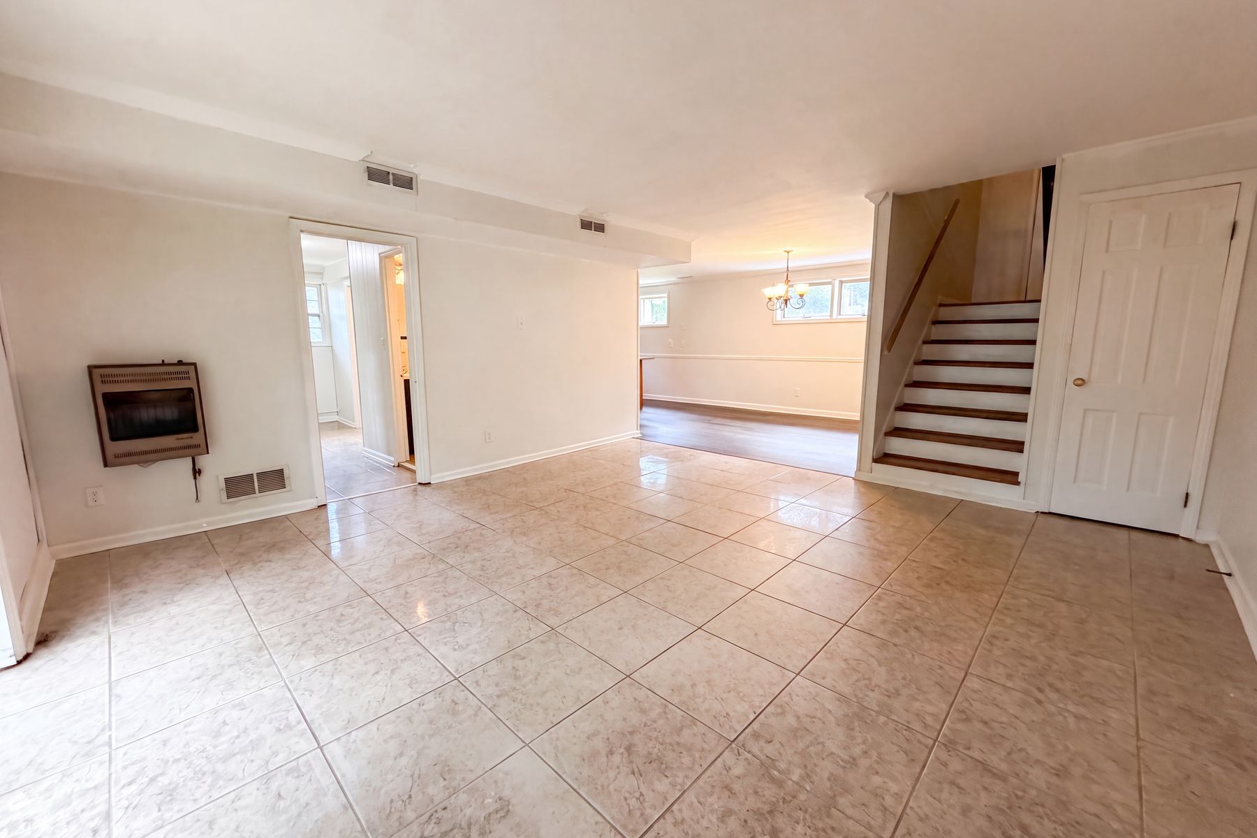 Property photo 3 of 325 19th Court Cir NE