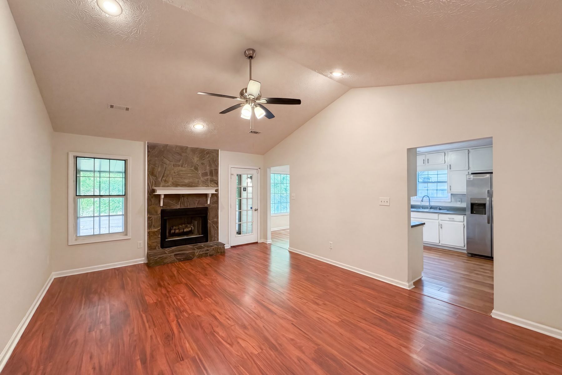 Property photo 3 of 430 Cornwallis Way