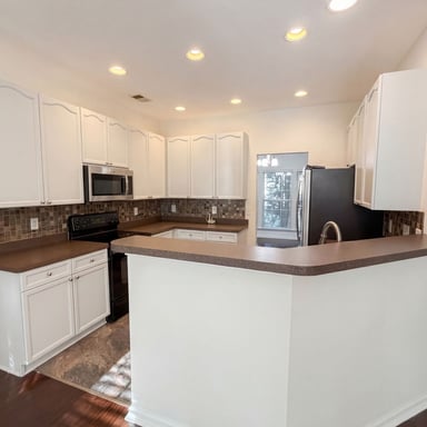Property photo 2 of 8692 Hickory Creek Ct