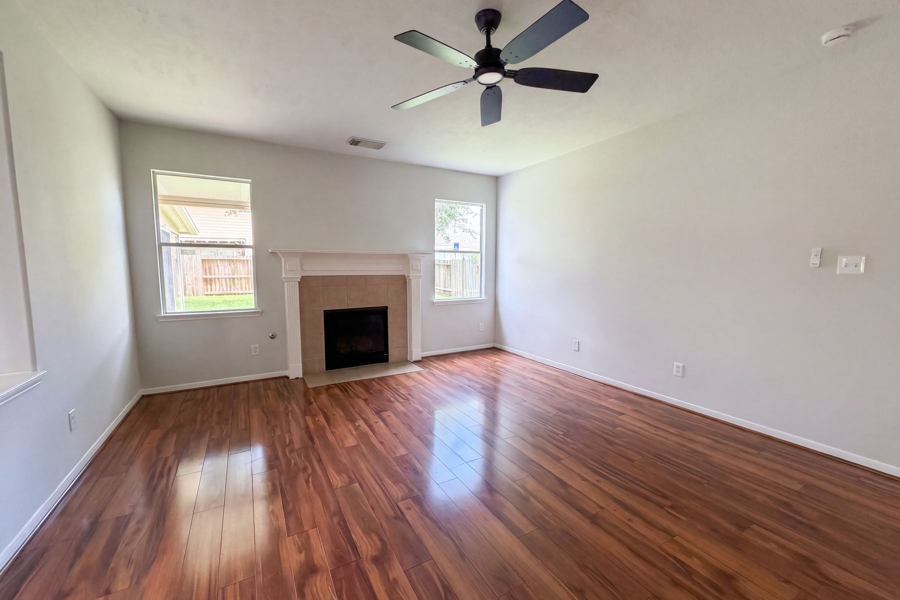 Property photo 3 of 3714 Windmill Links Dr