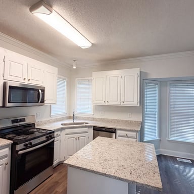 Property photo 2 of 6113 Remington Lake Dr