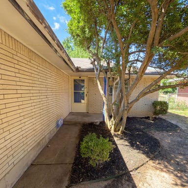Property photo 1 of 7629 NW 14th St