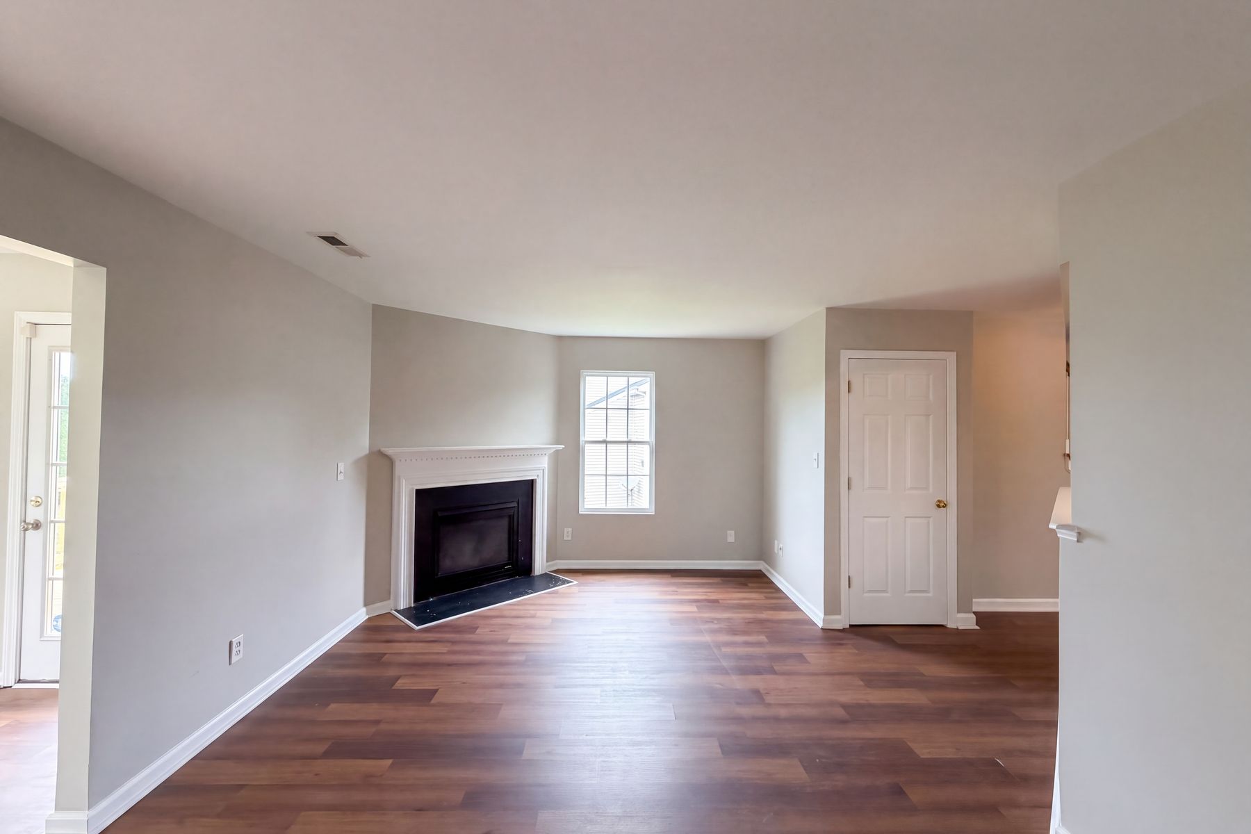 Property photo 3 of 112 Rockbridge Ct