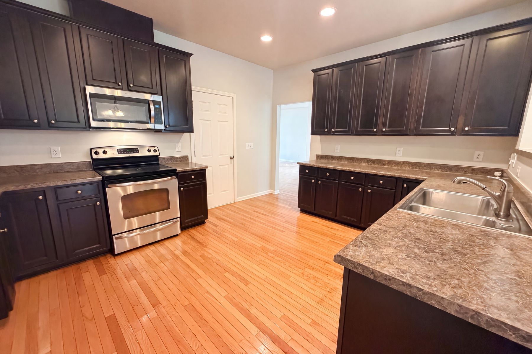 Photo 2 of 23 of 5237 Emerald Spring Dr, Knightdale, NC