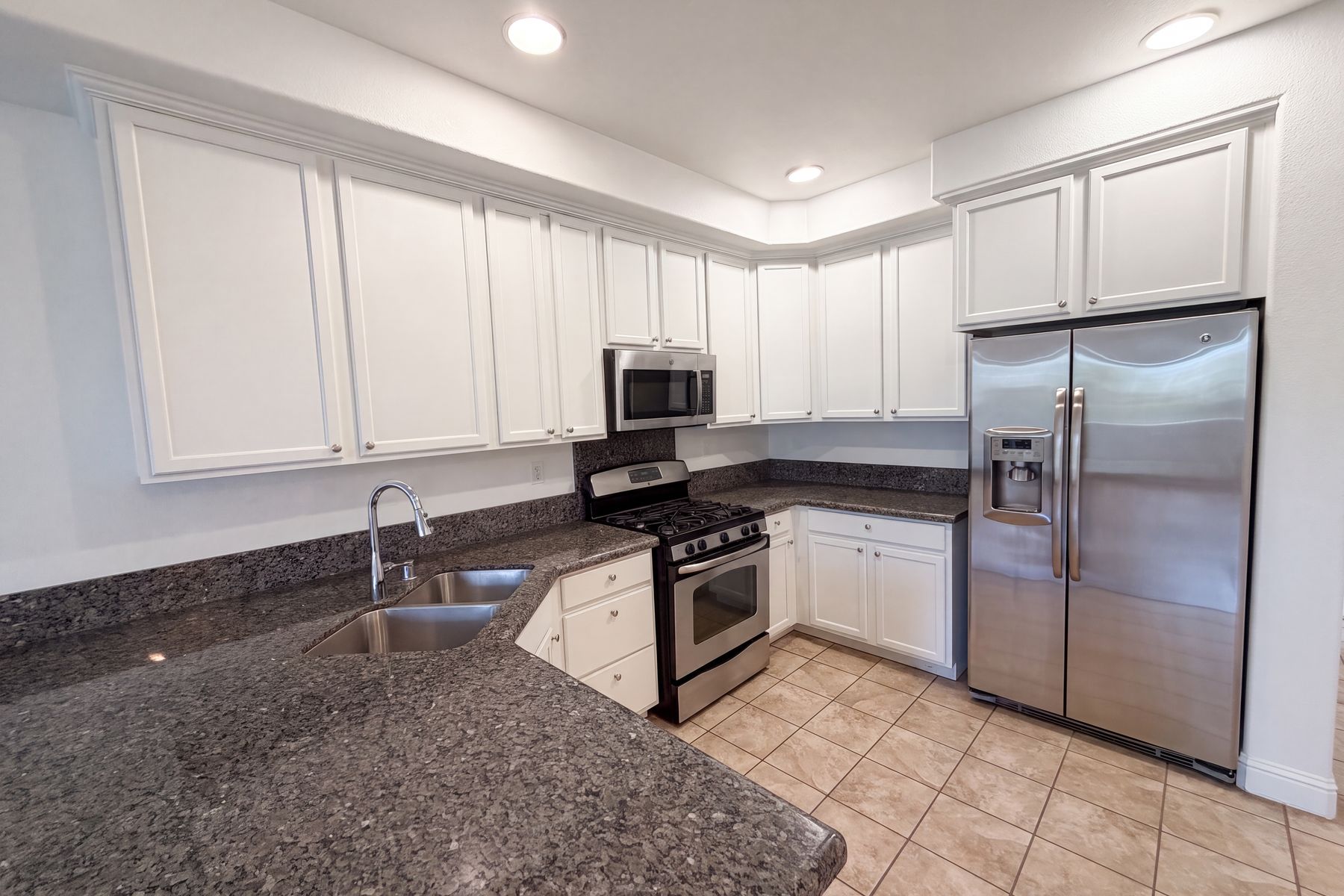Photo 2 of 31 of 3127 Madsen St, Hayward, CA