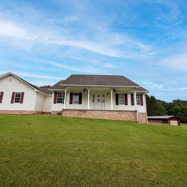 Property photo 1 of 3146 Lora Dr