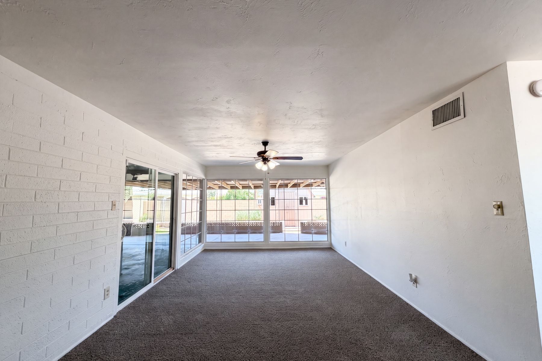 Property photo 3 of 3115 N 53rd Dr