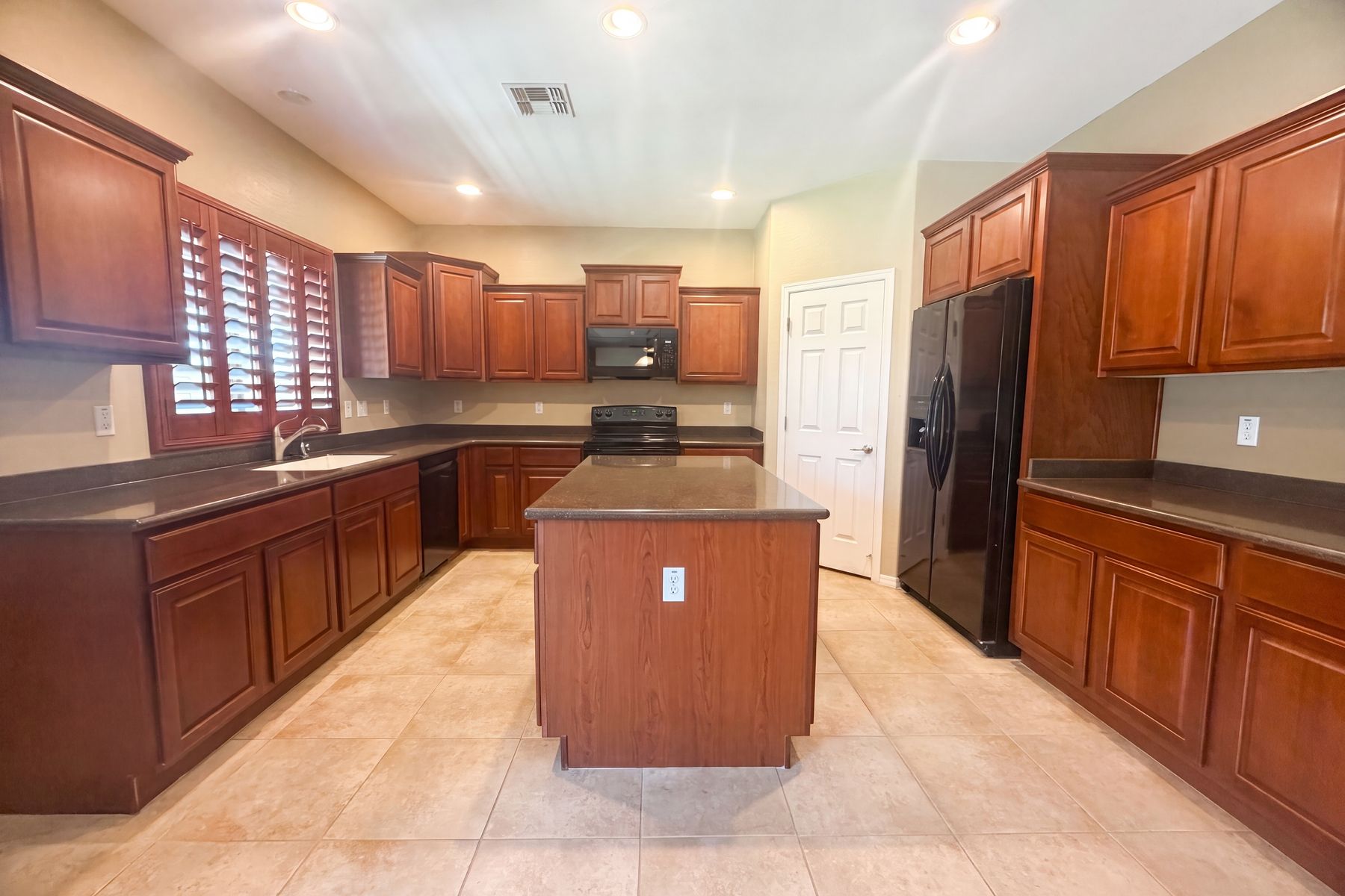 Photo 2 of 24 of 7533 W Rushmore Way, Florence, AZ