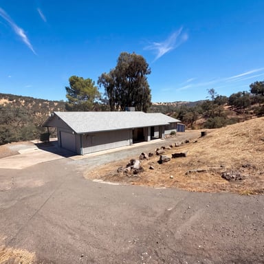 Property photo 1 of 6041 Thornicroft Dr
