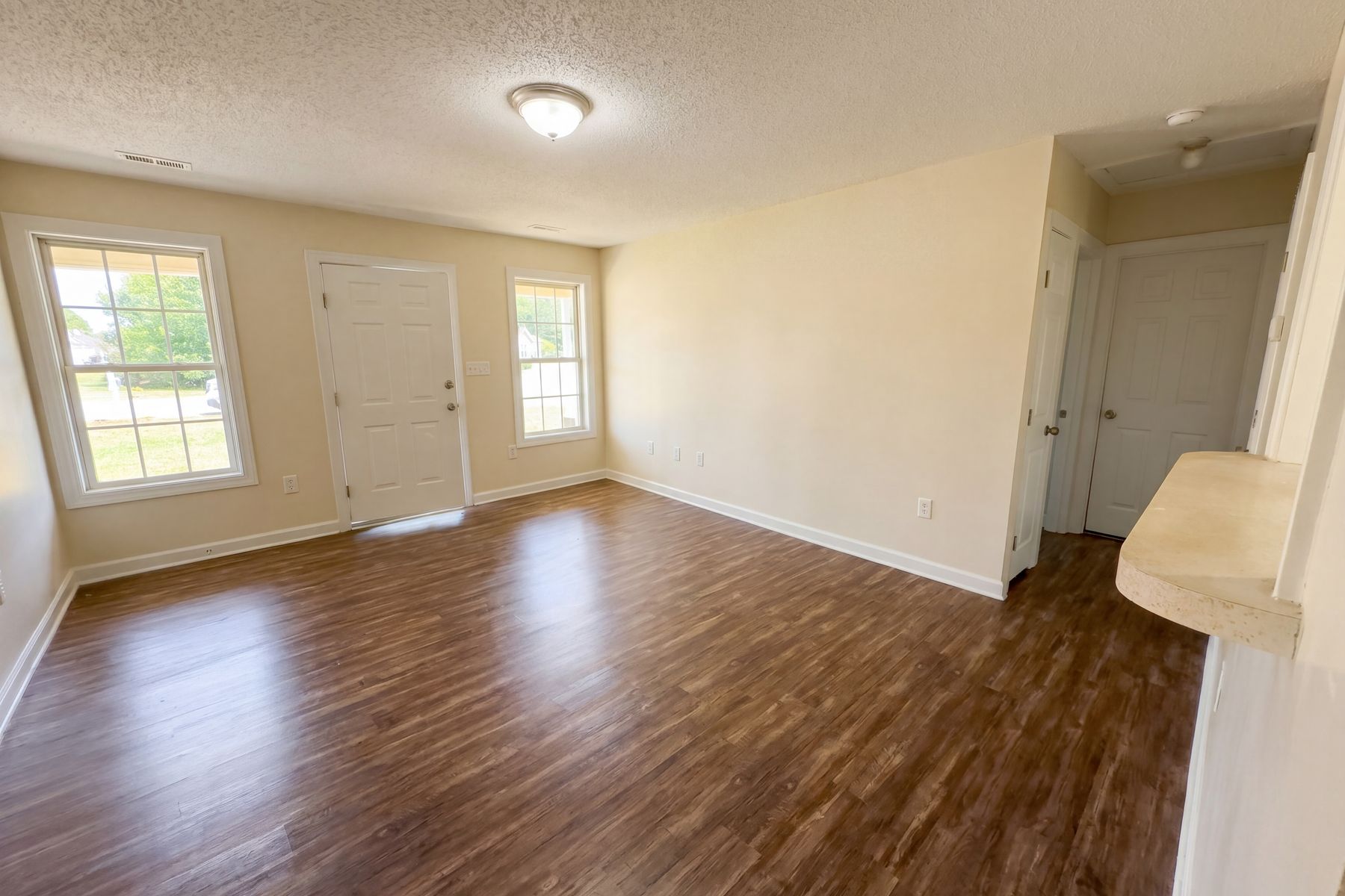 Property photo 3 of 212 Katie Dr
