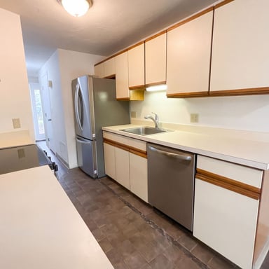 Property photo 2 of 20 Lordvale Blvd #202