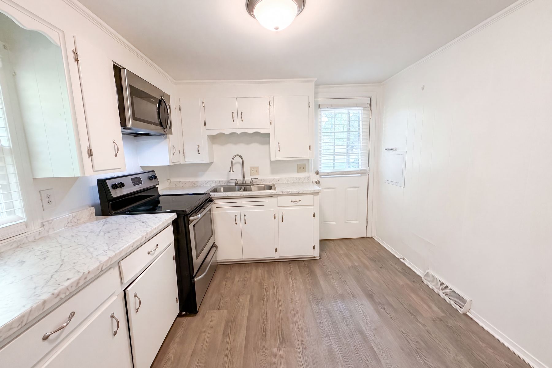 Property photo 3 of 1502 Pine St