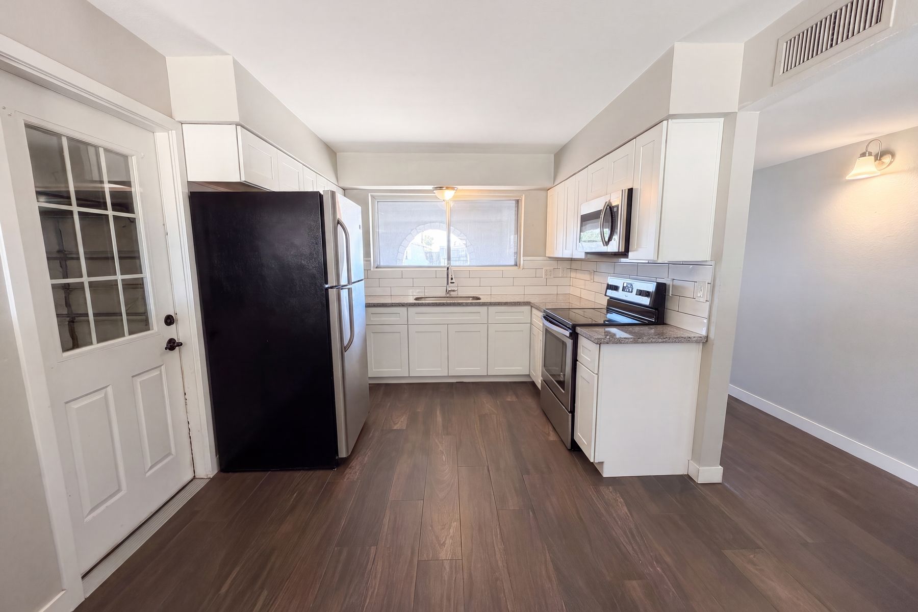Photo 2 of 22 of 1430 E Flossmoor Ave, Mesa, AZ