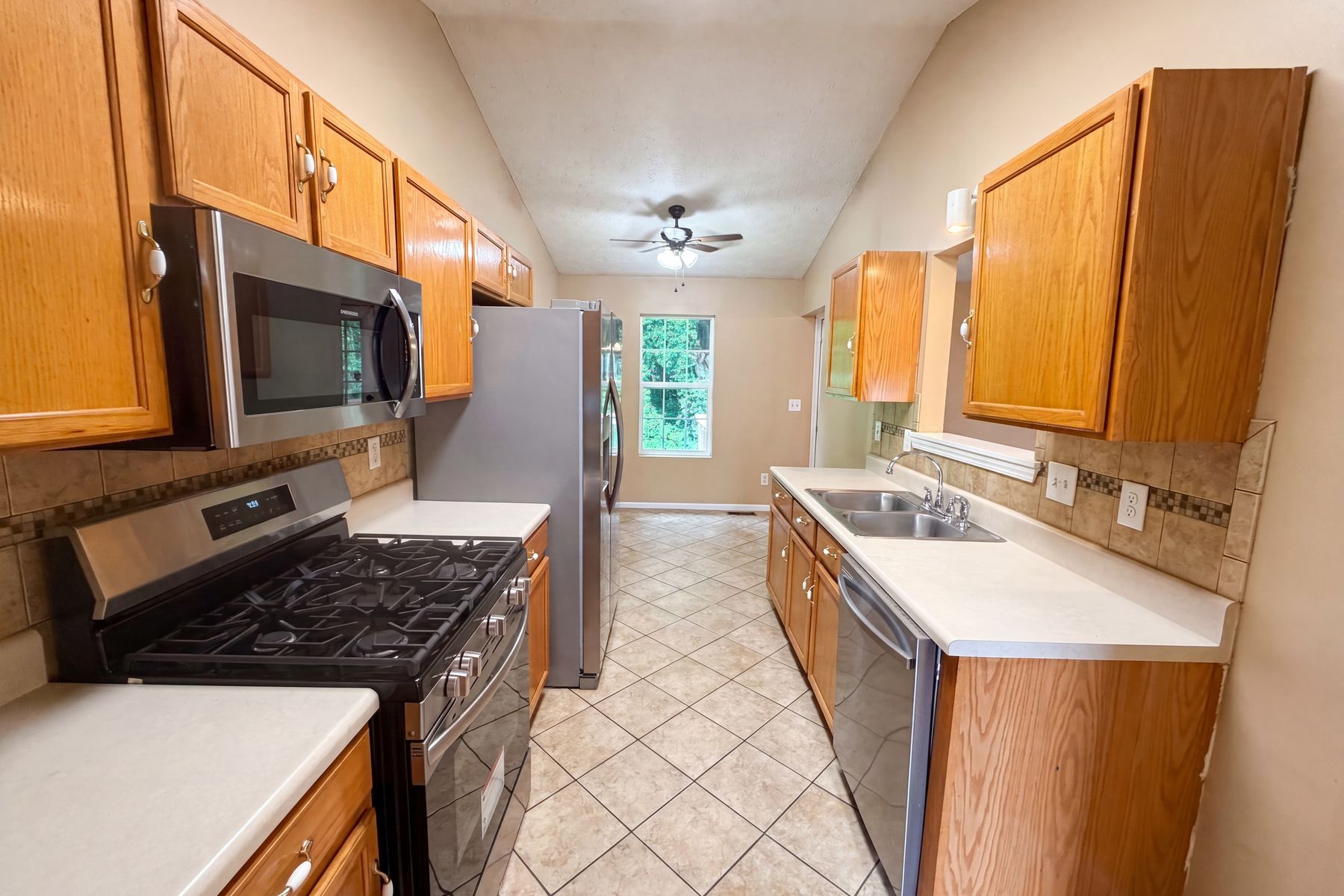 Photo 2 of 24 of 2195 Clayton Rdg, Lithonia, GA