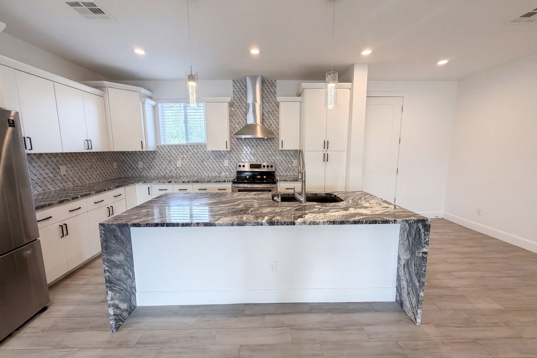 Photo 2 of 29 of 12121 S 214th Ave, Buckeye, AZ
