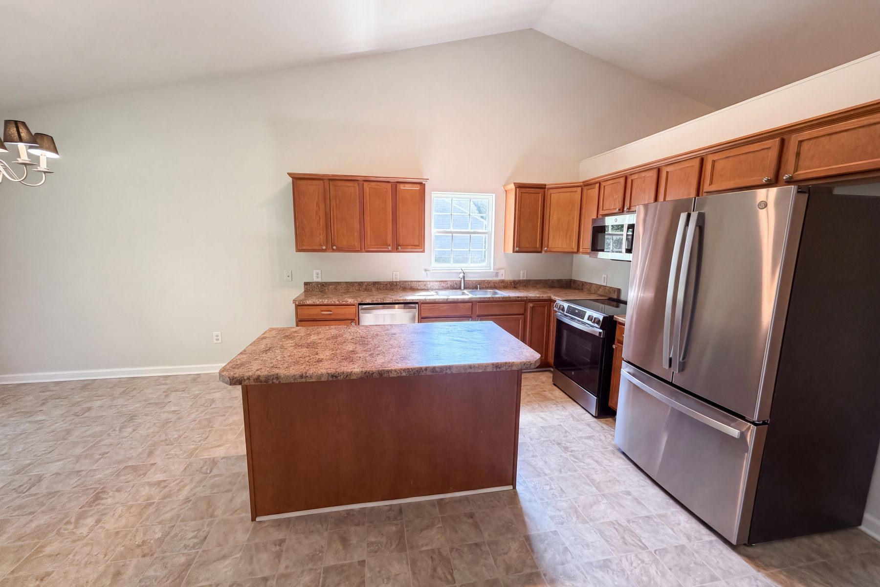 Photo 2 of 18 of 102 Hayworth Ave, Clinton, SC