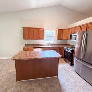 Property photo 2 of 102 Hayworth Ave