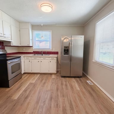Property photo 2 of 4402 Ginger Dr