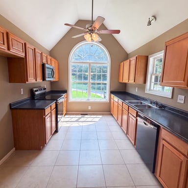 Property photo 2 of 116 Fernwood Dr