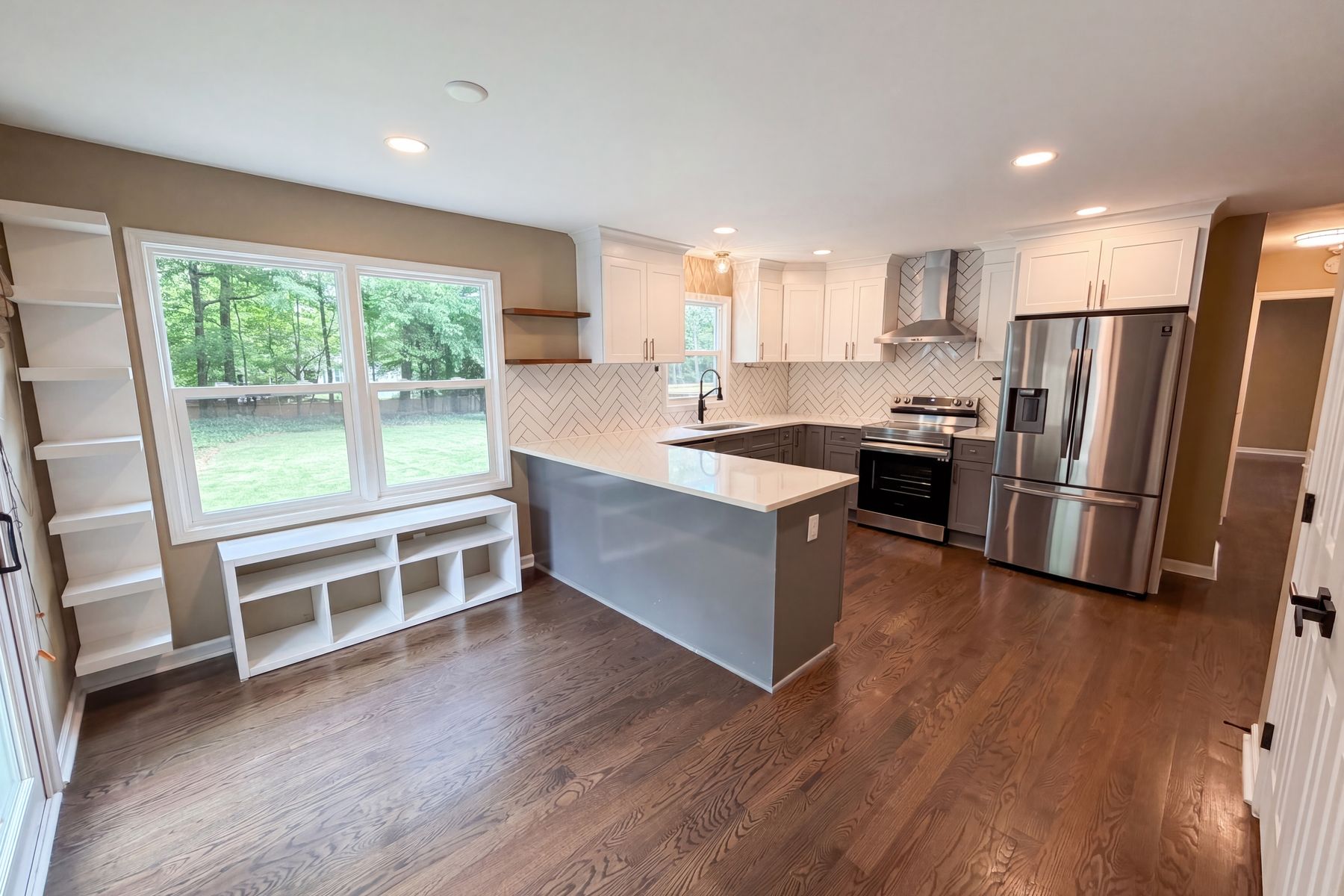 Photo 2 of 38 of 1772 Huntingford Dr, Marietta, GA