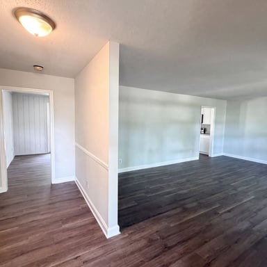Property photo 3 of 1425 Hollyberry Ln