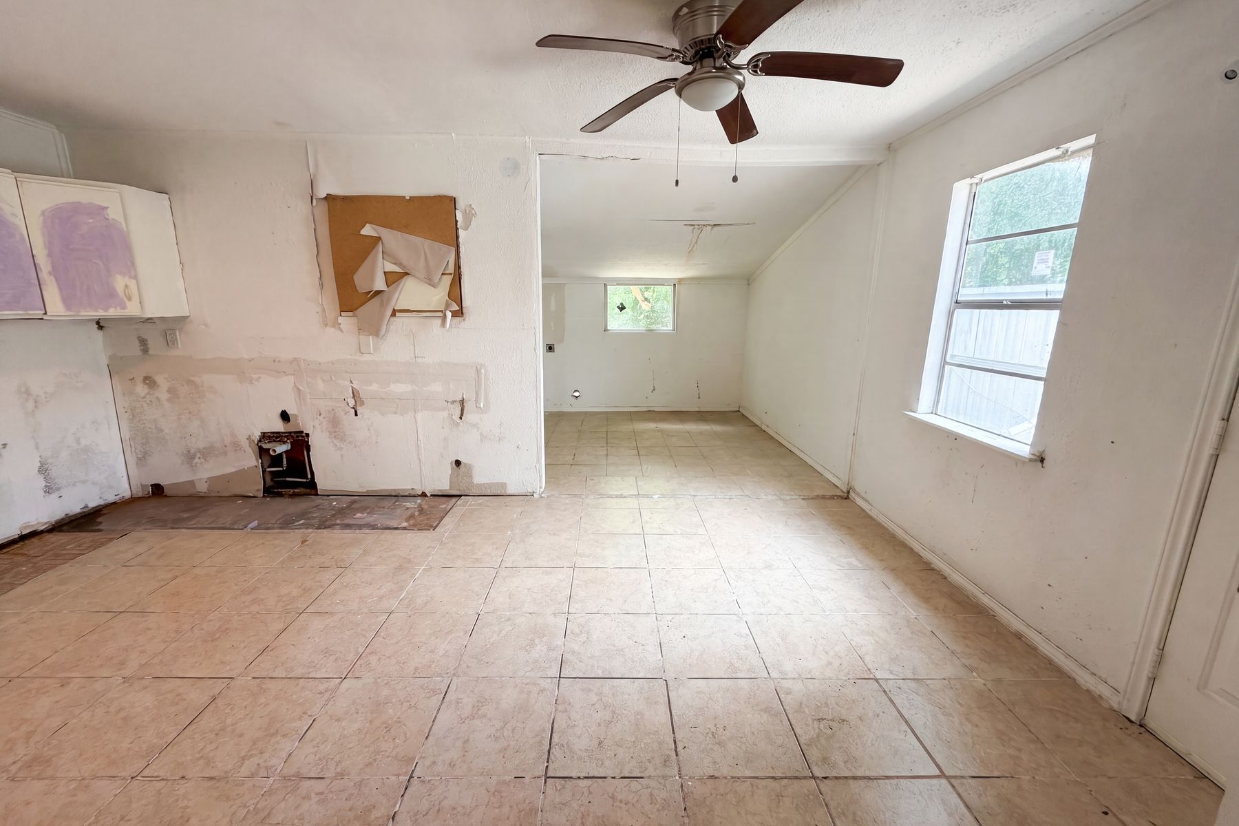 Photo 2 of 16 of 2210 Ben Hur St, Dallas, TX
