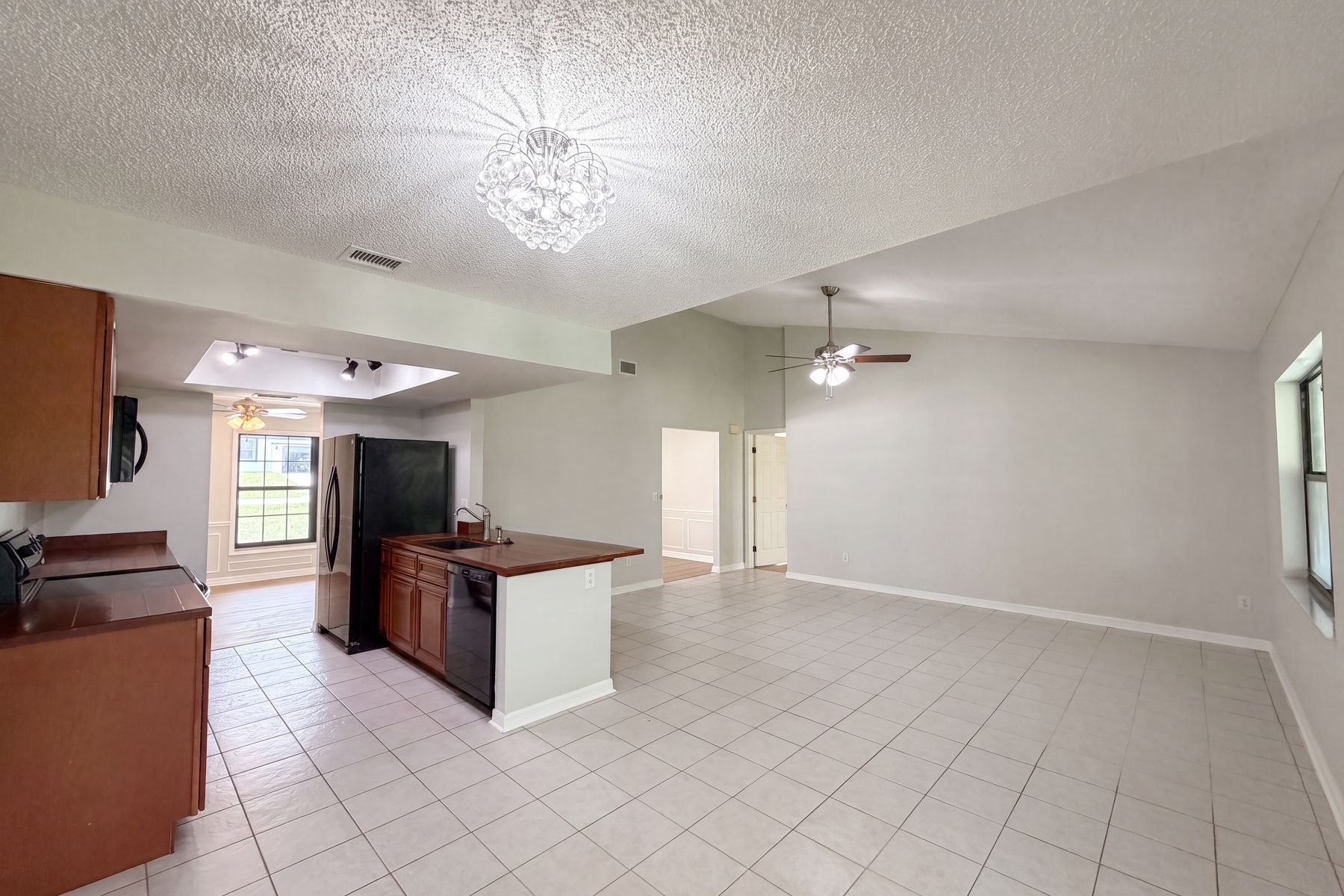 Photo 2 of 29 of 15226 SW 39th Cir, Ocala, FL