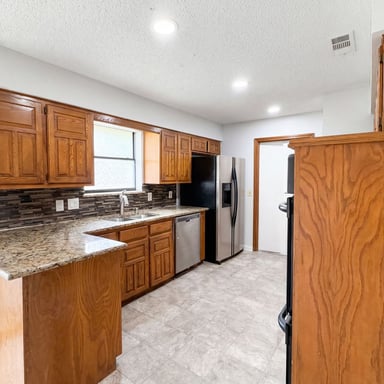 Property photo 3 of 1604 Danube Ln