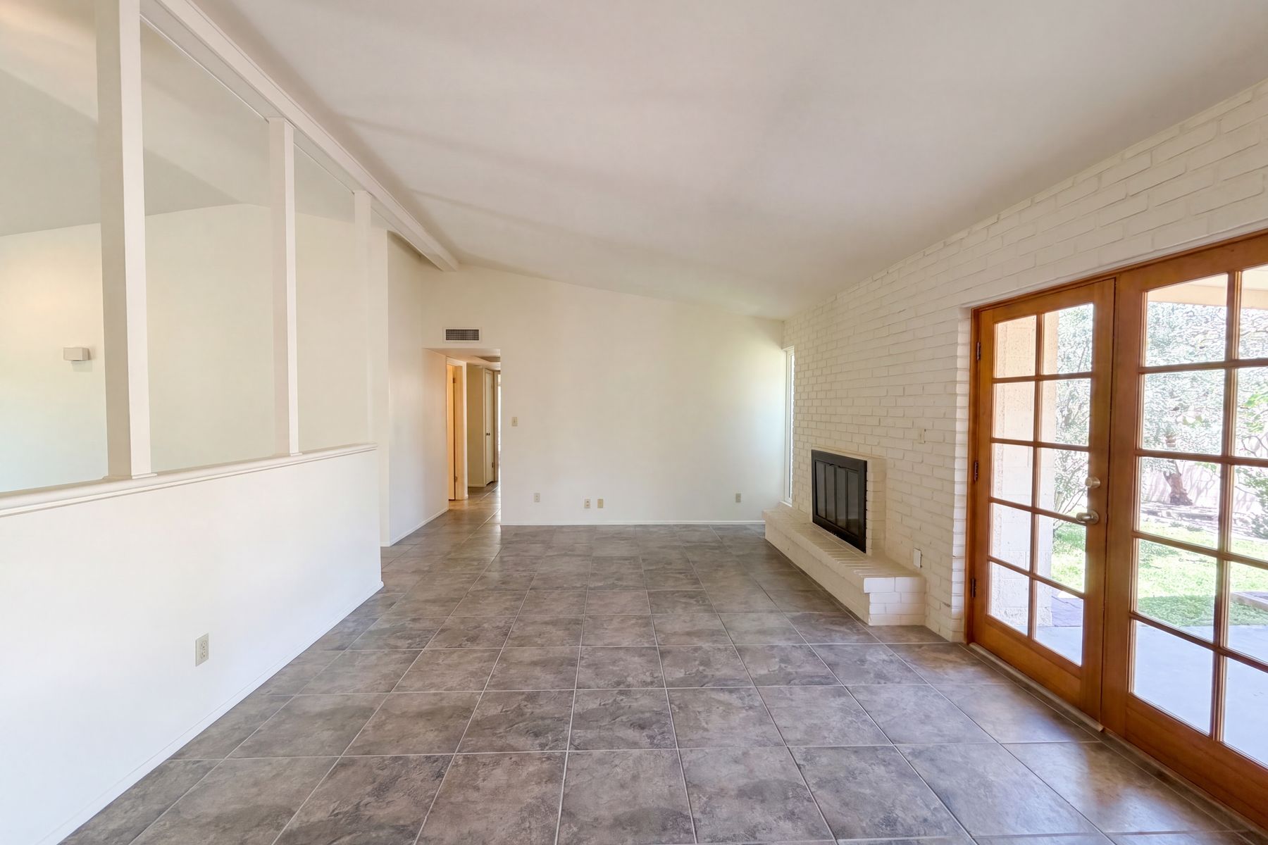 Property photo 3 of 2346 E Mescal St