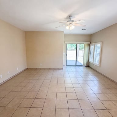 Property photo 3 of 171 E Calle Puente Azul