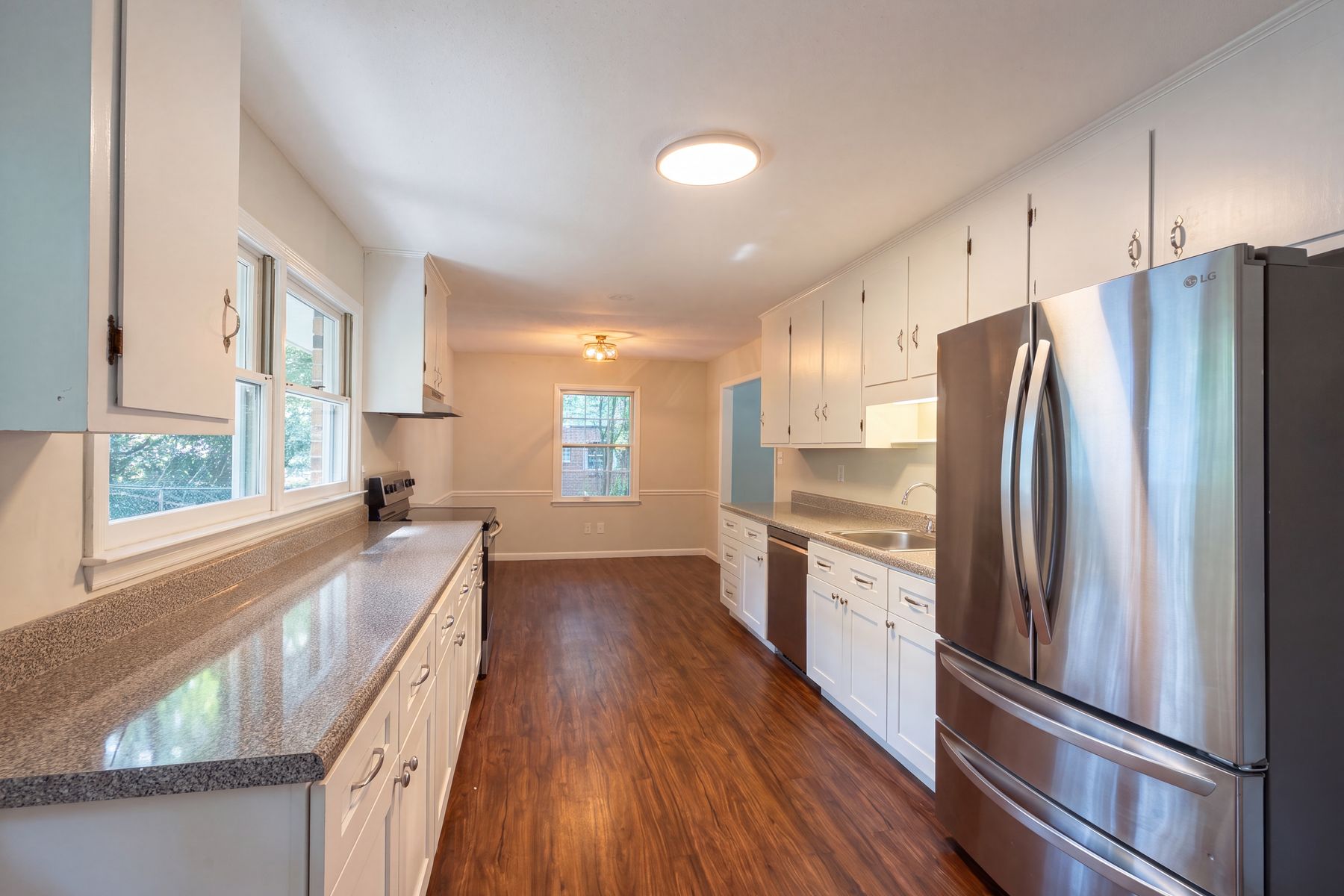Photo 2 of 19 of 917 Hillview Dr, Cary, NC