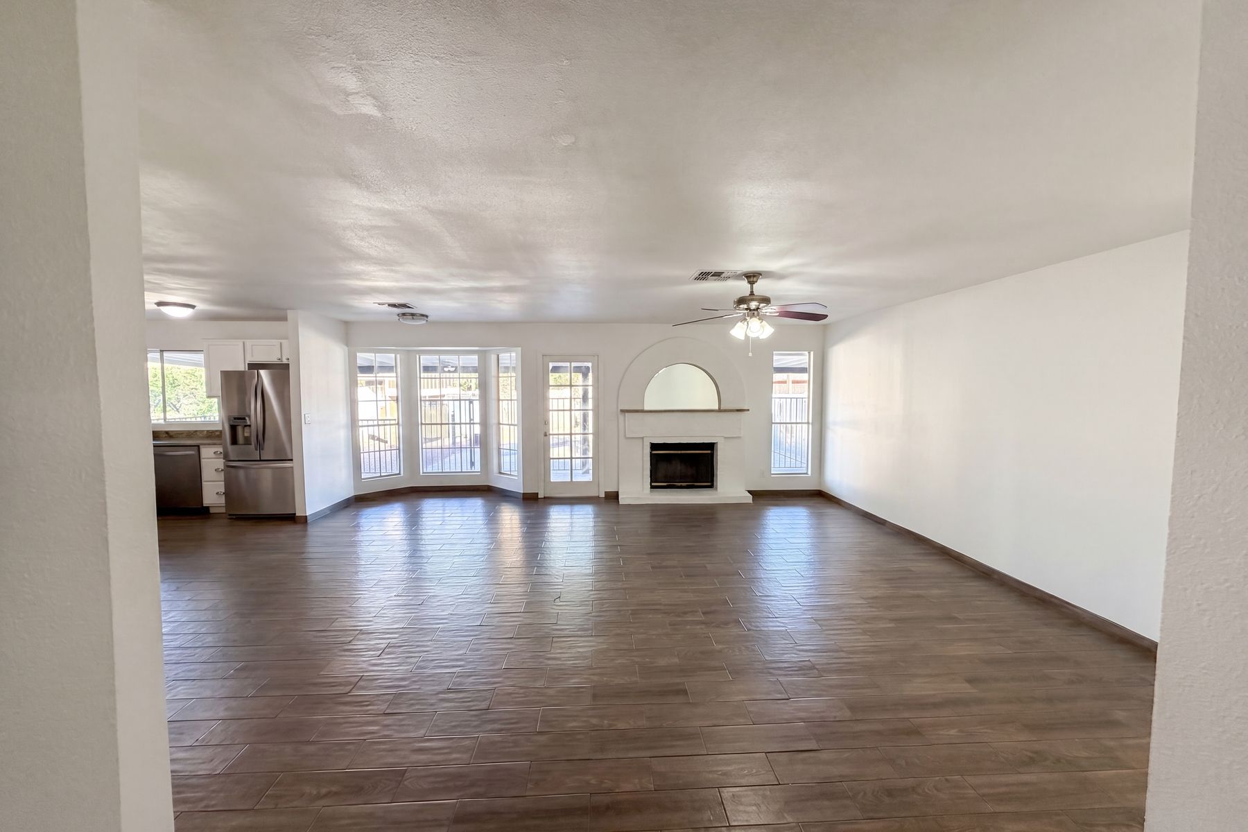 Property photo 3 of 7120 W Leith Ln