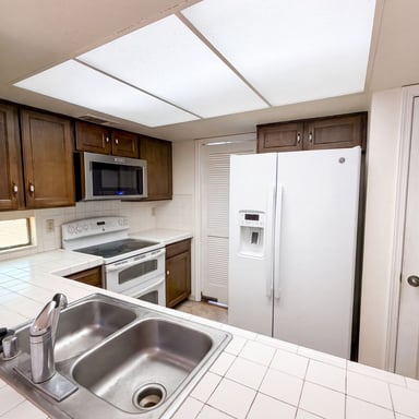 Property photo 2 of 6908 Welton Dr NE