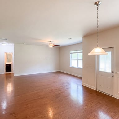 Property photo 3 of 301 Decatur Dr
