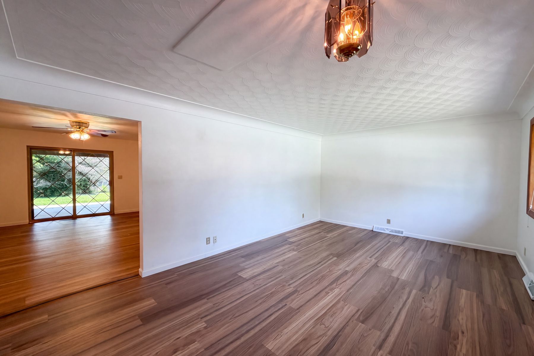Property photo 3 of 209 Dana Dr