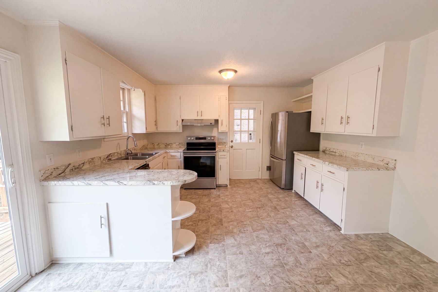 Photo 2 of 19 of 20 Moonglo Cir, Columbia, SC
