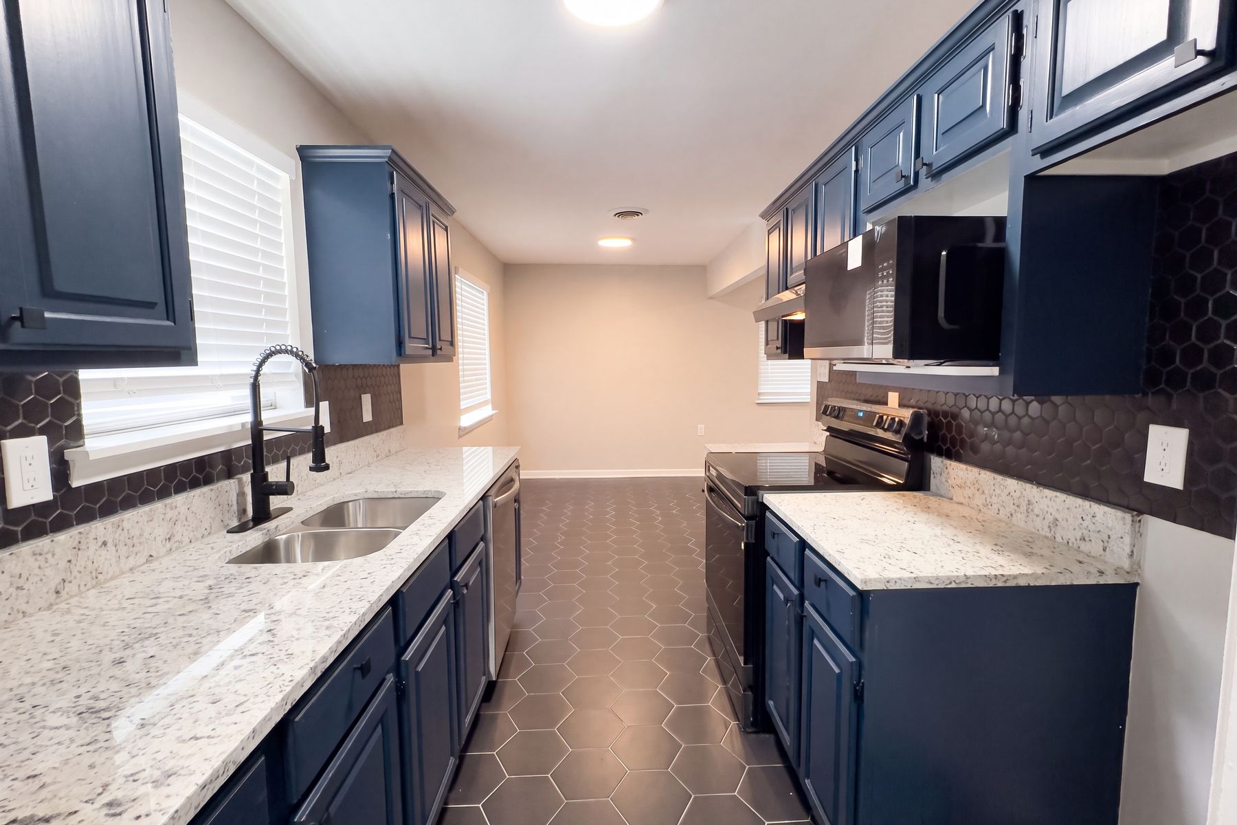 Photo 2 of 14 of 335 Homeville Rd, Collierville, TN