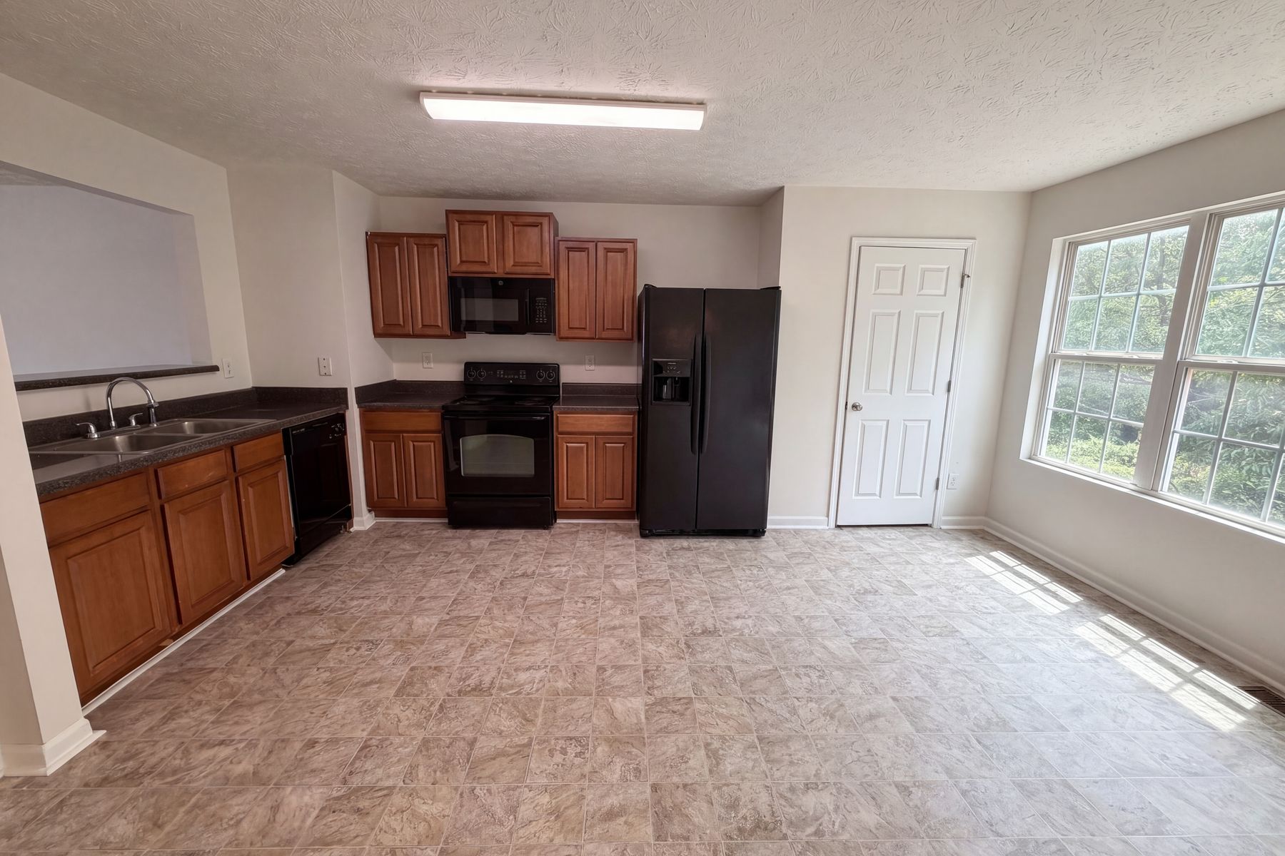 Photo 2 of 27 of 6369 Redan Sq, Lithonia, GA