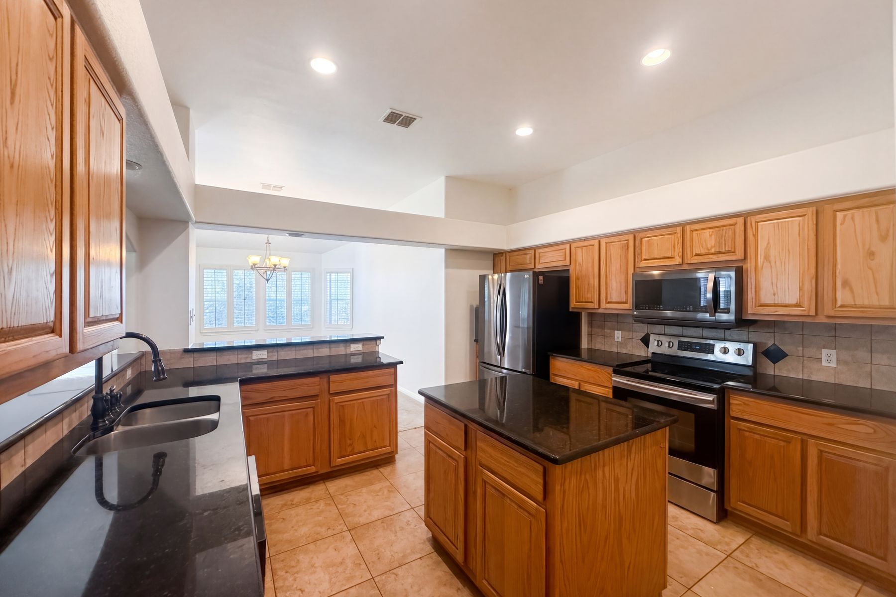 Photo 2 of 25 of 12 Birchwood Cir, Wimberley, TX