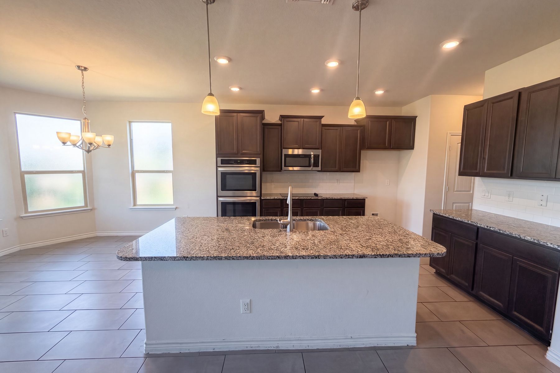 Photo 2 of 19 of 5614 Fenton Ln, Belton, TX