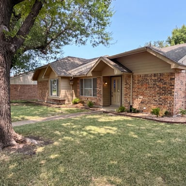 Property photo 1 of 2739 April Hill Ln