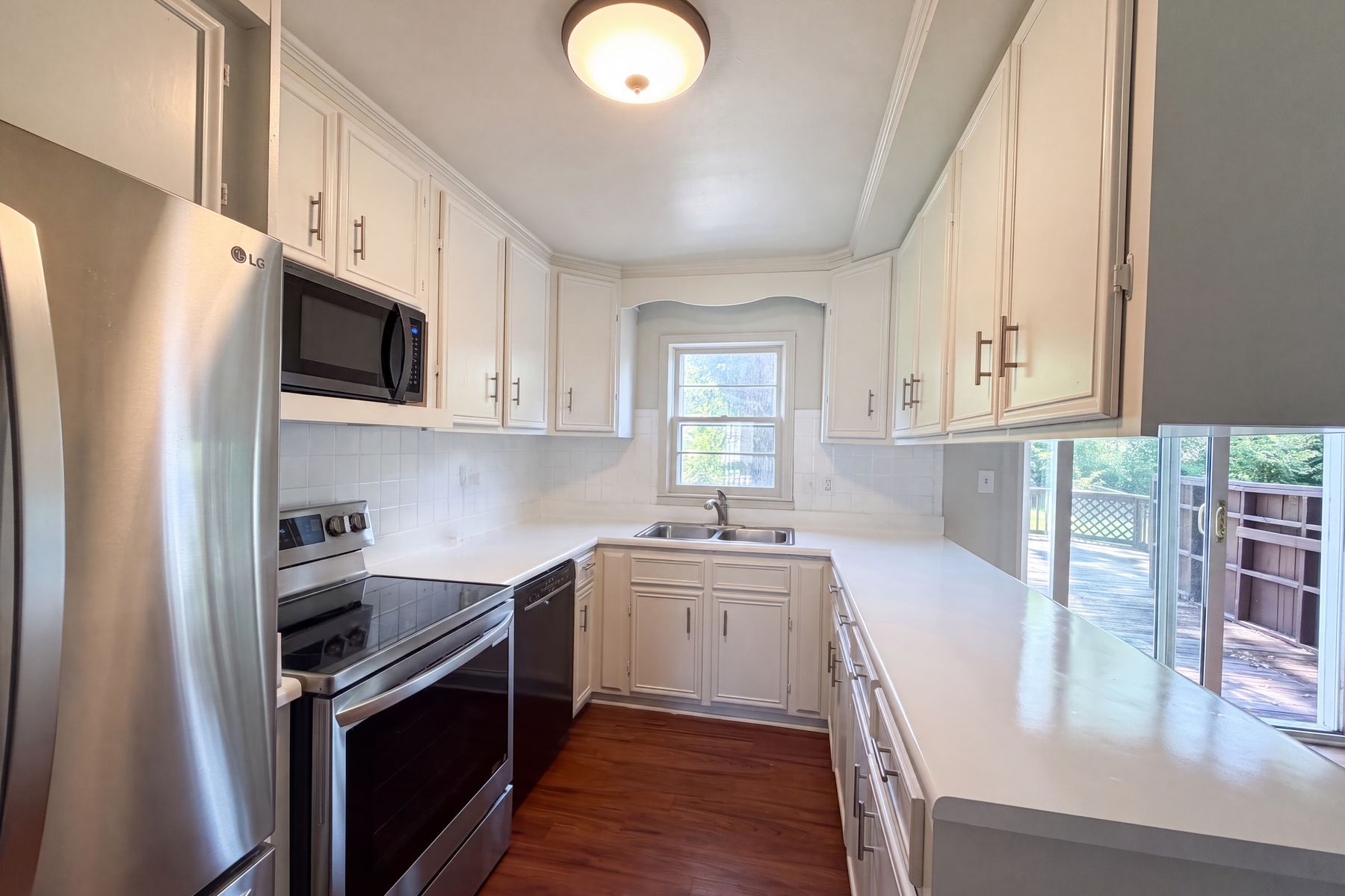 Photo 2 of 13 of 11615 W 68th St, Shawnee, KS