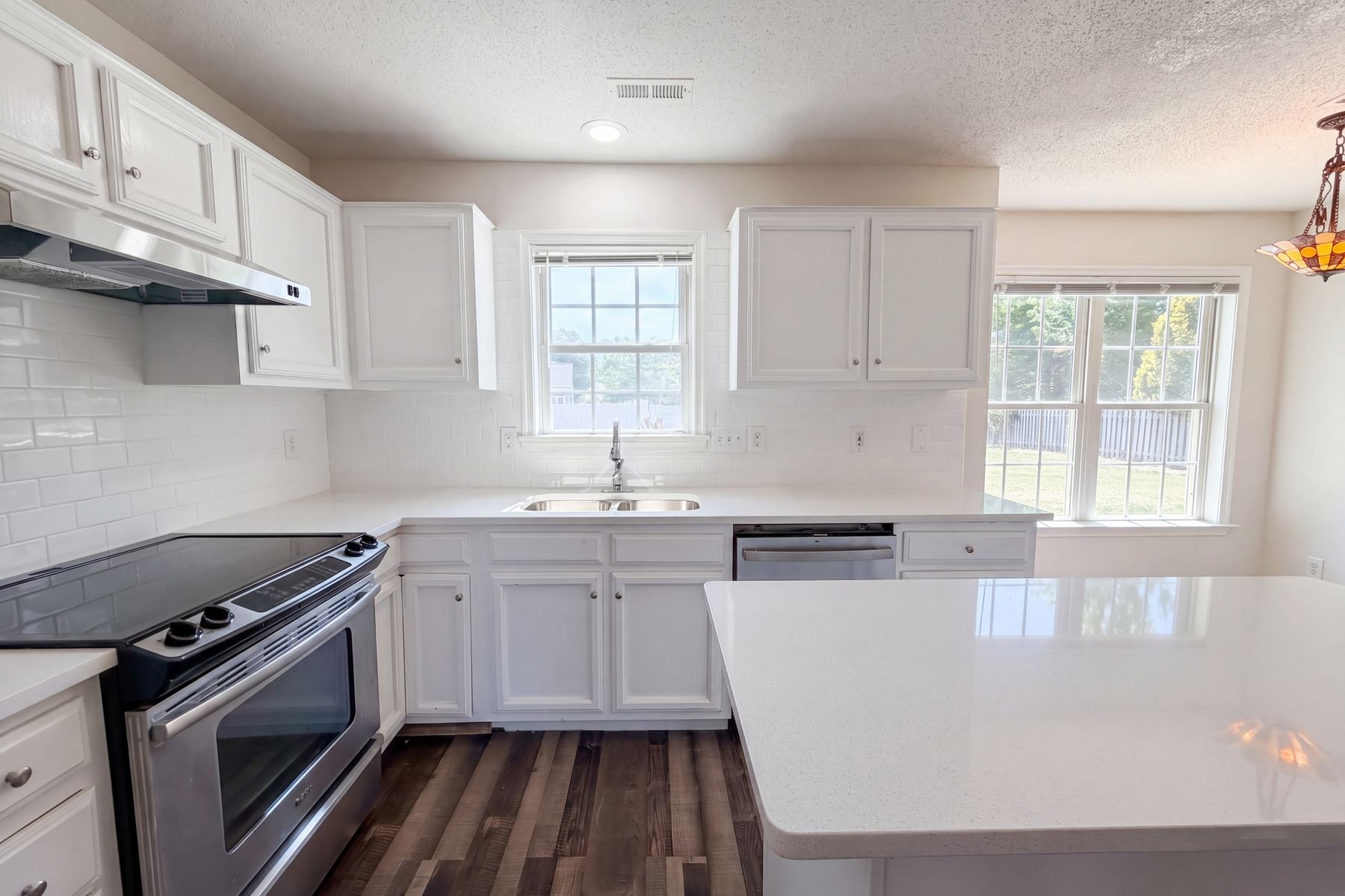 Photo 2 of 17 of 135 Brookgreen Ct, Kernersville, NC