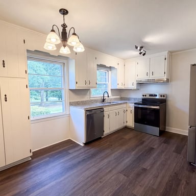 Property photo 2 of 1077 Allendale Cir