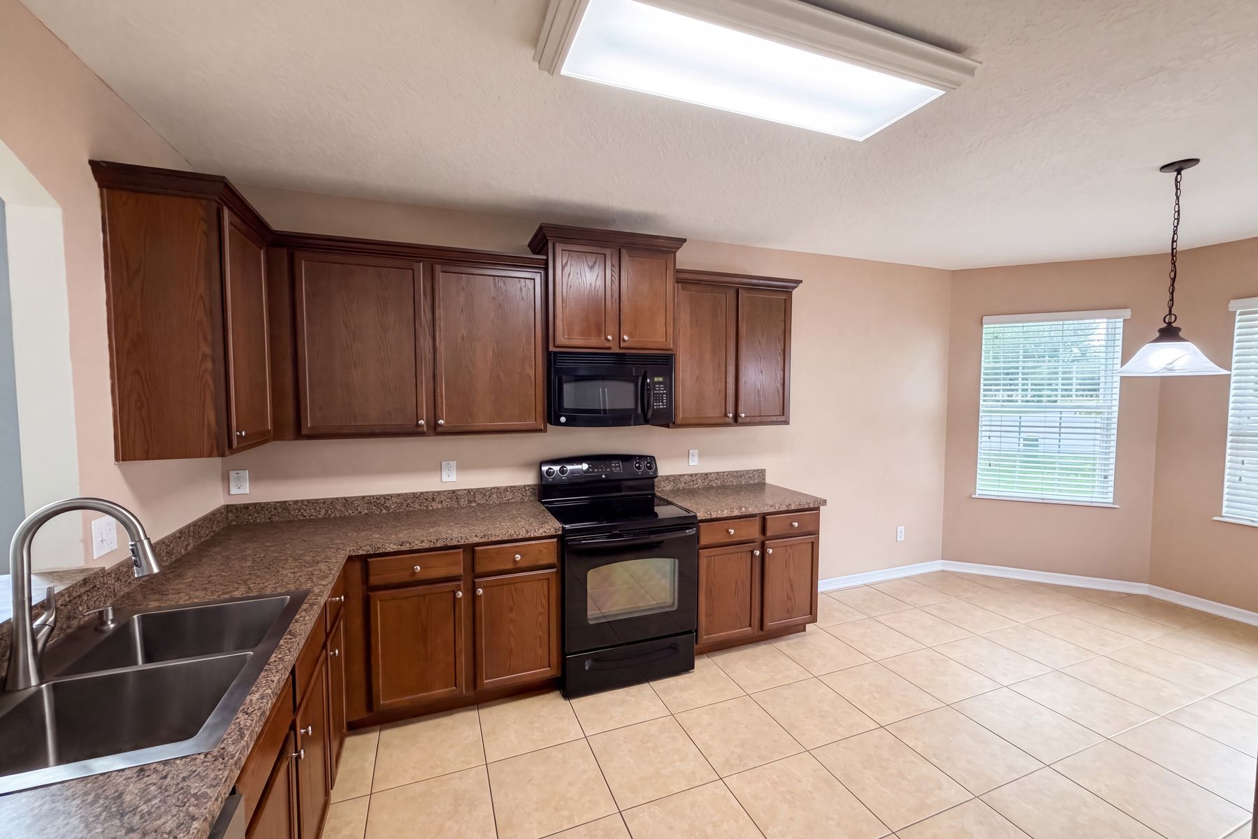 Photo 2 of 24 of 12902 Scout Ct, Grand Island, FL