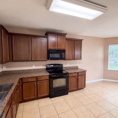 Property photo 2 of 12902 Scout Ct