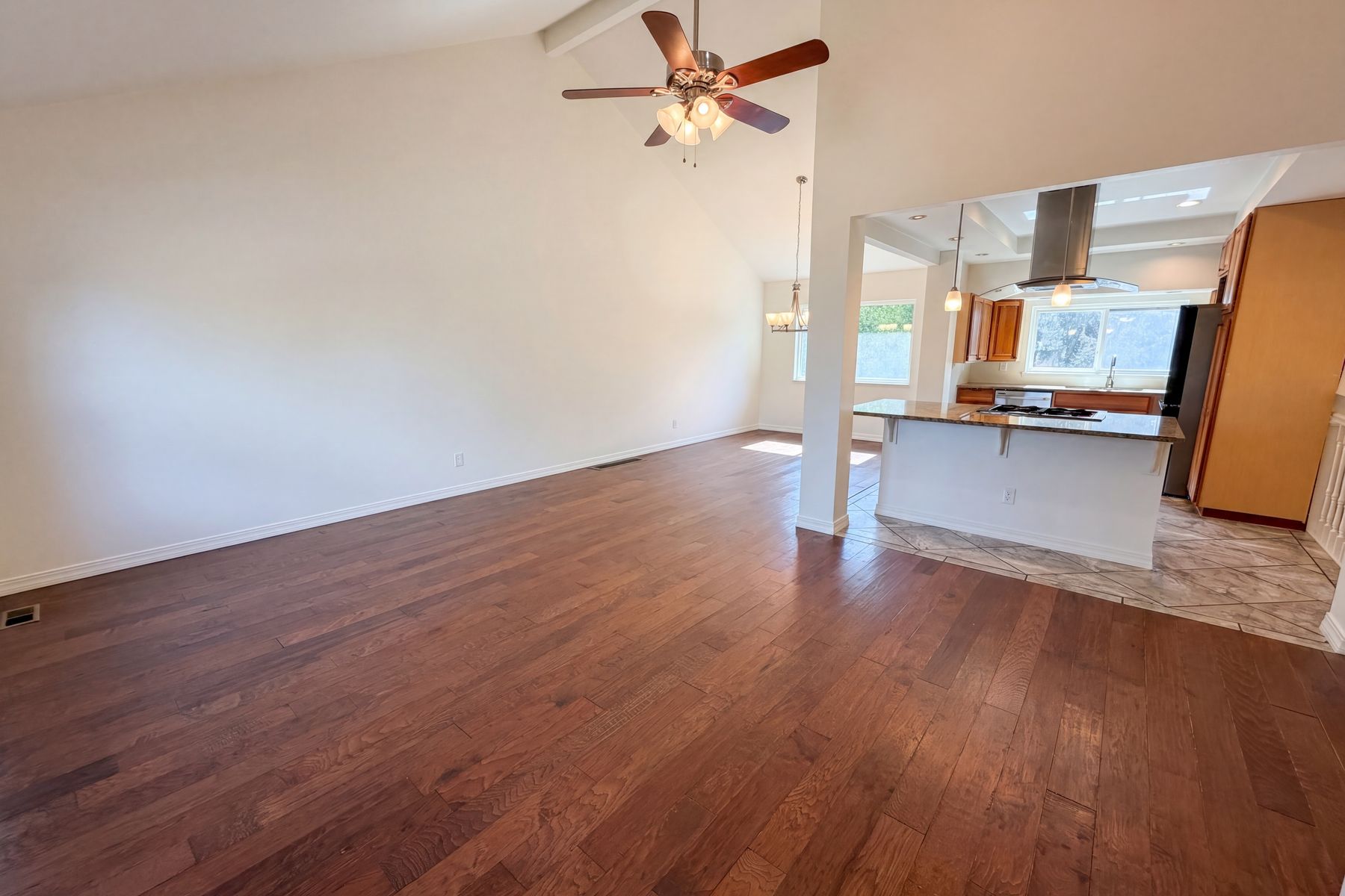 Property photo 3 of 10330 E Weaver Pl