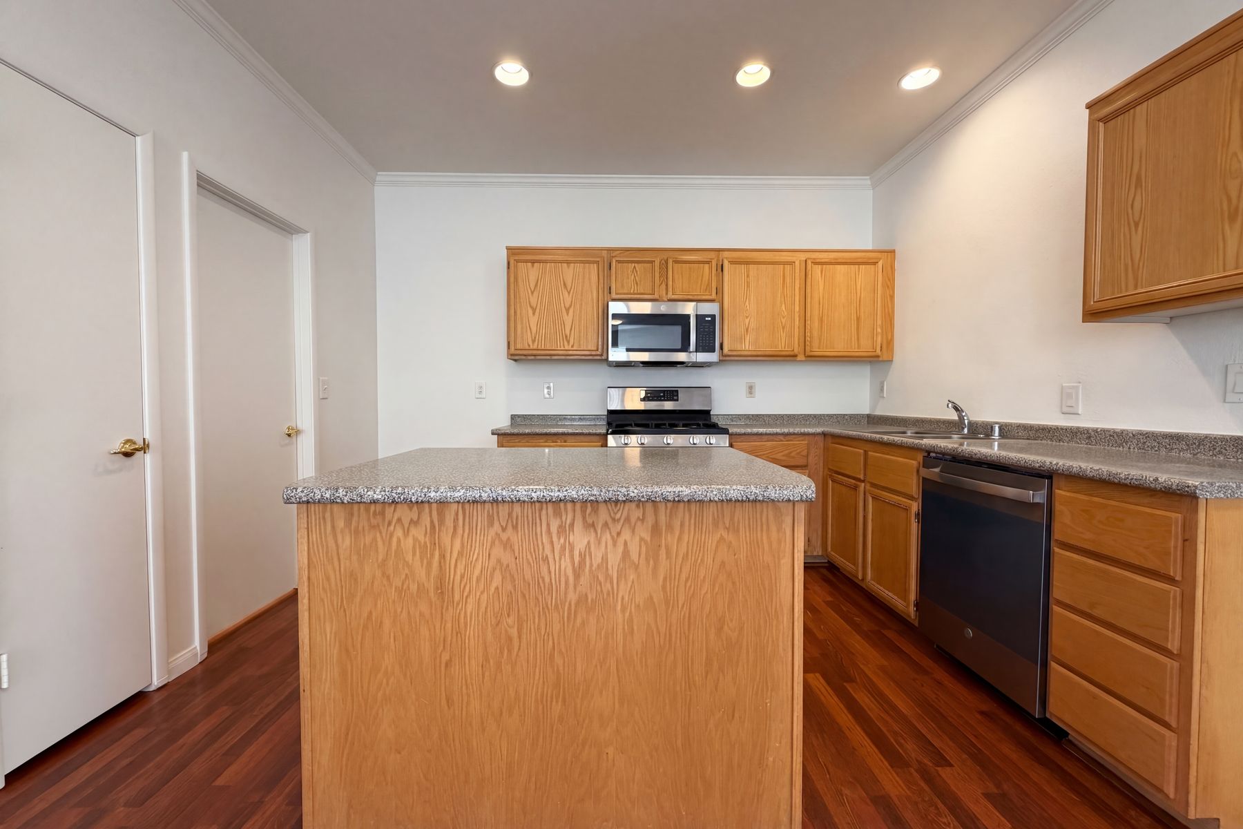 Photo 2 of 32 of 5338 Lindsay Heights St, Las Vegas, NV